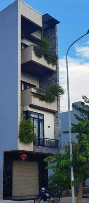 nhà mặt tiền 10m5 4 tầng mới keng full nội thất
khu đô thị sinh thái hòa quý ngũ hành sơn