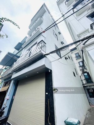 bán nhà 36m2, 5 tầng dương nội. nhỉnh 4 tỷ phù hợp vợ chồng trẻ tuổi thiết kế hiện đại