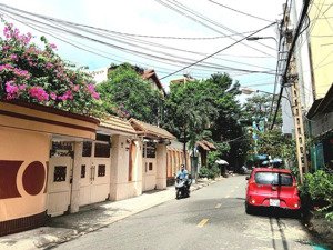 bán biệt thự bàu cát 2 - 191m2 - 3 tầng - 40 tỷ - mặt tiền tân bình, hồ cá koi, sân vườn đẹp