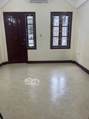chính chủ cho thuê nhà ngõ 23 đỗ quang, nguyễn thị định. dt 65m2 x 5 tầng mt 4.5m, giá 28tr/ tháng.