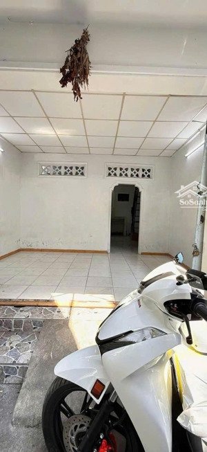 cho thuê nhà 1 trệt 1 lầu, nhà rộng rãi, 7 triệu/th, lạc long quâng p10 tb