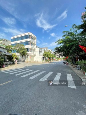 hàng hiếm mt đường 12m - sát lê văn việt - dt 101.4m2 - ngang 5m - cpxd 6 tầng