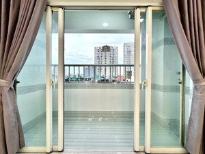 chung cư âu cơ tower quận tân phú 2 phòng ngủ sổ hồng sẵn bán gấp. lh 