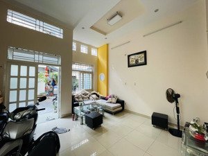 nhà đẹp lê văn sỹ - 61m2 - 4 phòng ngủ - sổ đẹp - hướng đông nam - hợp ở lâu dài