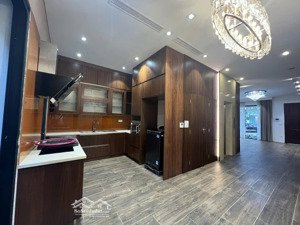 cần tiền bán gấp căn liền kề thạch thảo 2 . liên hệ : 985164052