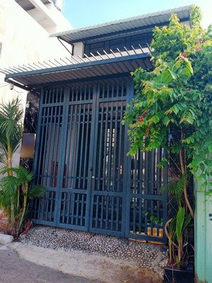 bán nhà 60m2 ( 4m_15m ) đường 11 ( truông trẻ ) linh xuân thủ đức. ôtô thông tứ tung. giá 4.4 tỷ .