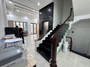 nguyên căn có hầm, thang máy, máy lạnh cityland gò vấp 43triệu (đã vat)