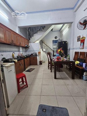 giá : 6 tỷ 200 - 84m2 ( 3 tầng ) hxh thông đường bình trị đông