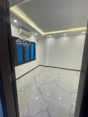 bán nhà 5 tầng thang máy phố lò đúc, full nội thất, nhà mới, 3 bước ra phố, nhỉnh 11 tỷ