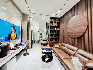 nhà đẹp giá hiếm phố nguyễn văn cừ, 30m2, 5 tầng, 6.7x tỷ, ô tô đỗ cửa, gần phố, an sinh đỉnh