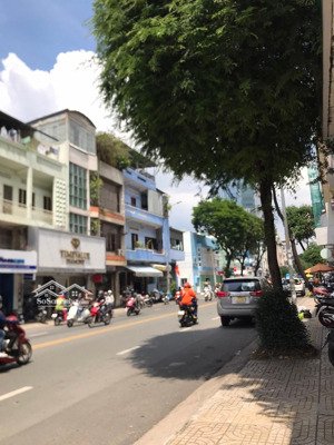 nhà 2 mặt tiền võ văn tần q3 đoạn 2 chiều có vỉa hè, trệt 2 lầu có hẻm sau, giá thuê chỉ 38tr/th