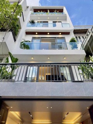 vợ chồng tôi bán nhà đẹp ở trần ngọc diện -thảo điền - quận2 gần gametro thảo điền. giá 4tỷ260/74m2