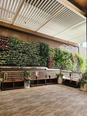 văn phòng rộng 228m2 nằm ngay khu vip k300 tân bình. hỗ trợ thời gian setup, làm việc ngoài giờ