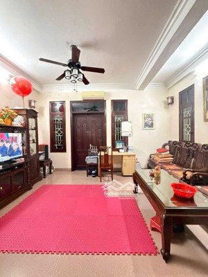 mặt ngõ thông rộng, gần phố kd tấp nập, dt 36m2*5t, mt 6,5m, chào 7,9 tỷ dân xây