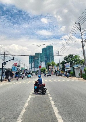 bán gấp nhà 207m2 mặt tiền quốc lộ 1k đông hoà dĩ an, gần bigc go dĩ an