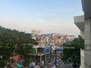 bán nhà đường liên phường, sổ hồng riêng. đang cho thuê 40tr/tháng. giá 18 tỷ