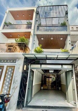 kẹt tiền cần bán gấp căn tại đ.phùng văn cung, p.7, phú nhuận, giá 3,9 tỷ, dt64m2, thuê: 30tr/tháng