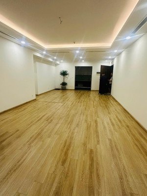 cho thuê cc hà nội paragon - phạm hùng, cg. dt 138m, 3n, 2vs, nguyên bản. 18.5tr/th. lh 