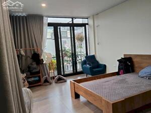 Chính chủ bán nhà đẹp View hồ, Trịnh Công Sơn, 43m2 x 5T x MT 6m, 20m ra Phố, 3 ngủ ở luôn