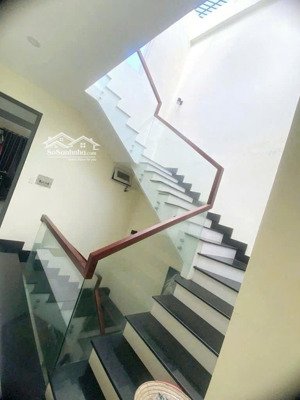 bán nhà 3 tầng tân thới nhất- q12. dt 106m2- hxh tần thới nhất 13. gần chợ lạc quang- cv thuận kiều