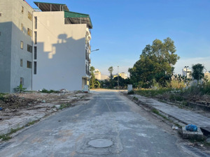 thông số siêu đẹp, dt 65m2, mt 6m, khổ hiếm, hướng bắc, ko lỗi nhỏ, khu 25,2ha vân canh