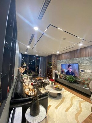 (giá tốt bao phí) chủ nhà rất thiên trí bán căn 4n3wc tầng cao view thoáng, sẵn sổ