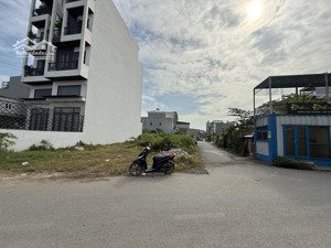 kẹt tiền nên cần ra nhanh lô góc 2 mặt tiền diện tích đẹp đối diện trường học