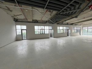 cần cho thuê mặt bằng tầng 2 ngay đài truyền hình thủ dầu một, miến phí ngay 6 tháng đầu tiên