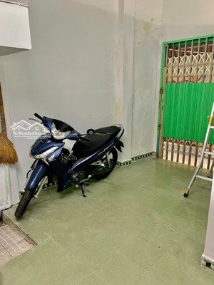 mặt bằng cho thuê tại lạc long quân - gần đầm sen