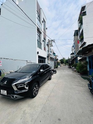 bán lô đất ngay kdc hồng long-quốc lộ 13- 60m2 vuông vức-hxh - 5.85 tỷ