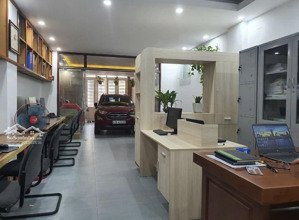 cần bán gấp nhà 3 tầng mặt tiền đường núi thành quận hải châu gần xô viết nghệ tĩnh