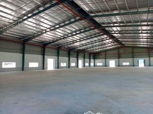 cho thuê kho xưởng khu công nghiệp hoà khánh, đà nẵng, dt 4000m2, pccc tự động, kho tiêu chuẩn cao