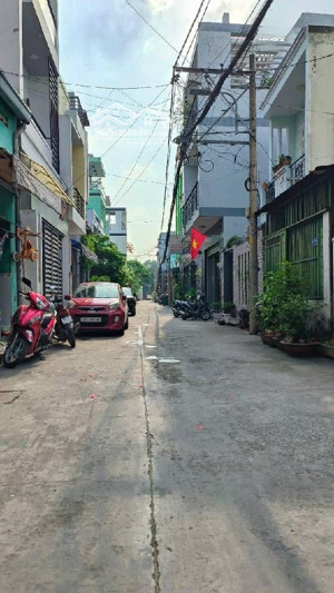 nhà 5x18, 3 tầng, hẻm xe hơi thông, giá 9,x tỷ, đường lê trọng tấn, tân phú