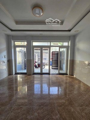 nhà 3 tầng -sát chợ linh xuân -thủ đức hẻm xe hơi-62m2 chỉ 5.299tỷ.tl vị trí cực hiếm cách c