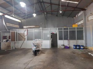 cần tìm kho cho thuê quận 8 có sẵn văn phòng, wc ở lại được : có ngay dt 200m đường dương bá trạc.