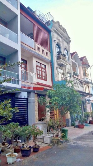 ngay trục phạm văn đồng, tô ngọc vân - nhà 3 tầng hxh 6m - 69m2 trung tâm p. linh đông