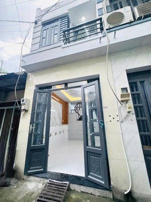 nhà ngay ngã ba đông quang đường nguyễn ảnh thủ, q12 1t 1l, 32m2 giá 1tỷ550 tl