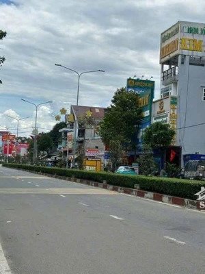 bán đất mặt tiền vip nhất nguyễn an ninh, dĩ an; dt 130m2 ngang 5m, giá 15.9 tỷ; lh 