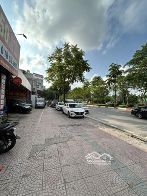 cổ linh aeon 70m oto con vào giá chỉ 9 tỷ, đón hồ công viên 31h mới, xây 7 tầng đẹp