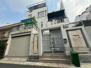 bán nhà diện tích lớn có gara ô tô 10x11m cn:107m2 giá 33 tỷ.