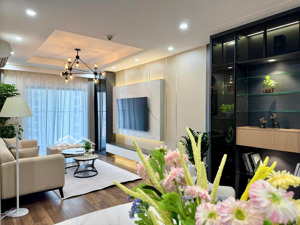 chính chủ thiện chí bán căn 2n 88m the matrix one tầng đẹp full đồ giá chuẩn 11 tỷ. lh 