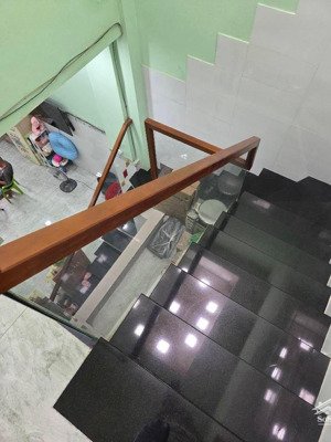 bán nhà riêng ngay trường học bình tân, hẻm thông 10m, kinh doanh thoải mái- shr công chứng ngay