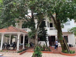 bán villa lê quý đôn 715.9m 2 tầng - 72 tỷ - siêu phẩm hồ bơi