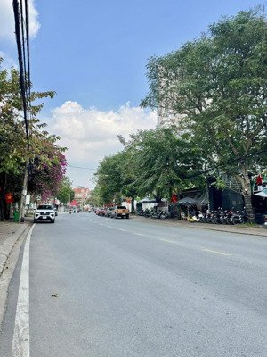 bán biệt thự 186 nguyễn văn hưởng, p. thảo điền, quận 2 diện tích 43 x 51m kết cấu 3 tầng