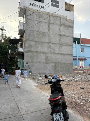 đất thổ cư - hẻm xe hơi - không lộ giới tại phường bình trị đông. dt 64m2, giá 4 tỷ 850 có tl