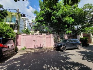 bán nhà khu vip hxh xuân thủy - 14x27, 383m2 - nhà biệt thự - giá chỉ 235 tr/m2