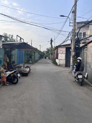 bán gấp dãy trọ 200m2 hẻm xe tải thông ngay trường đh nguyễn tất thành quận 12 - 45tr/m2