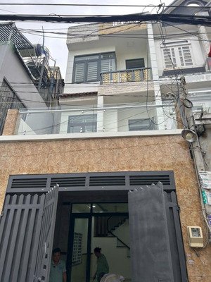 cho thuê nhà huỳnh thị hai giáp bệnh viện và công an phường