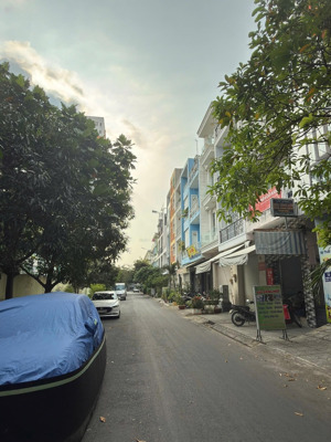 bán nhà riêng tại bùi minh trực, 8,3 tỷ, 55m2, 5pn, 6wc, view đẹp, q8, hcm