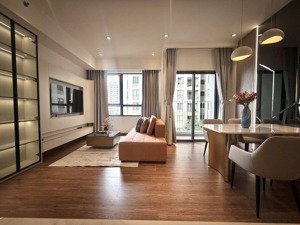 bán căn góc tại tháp 2 - giá 7 tỷ 750 - diện tích: 77m2 - view thành phố